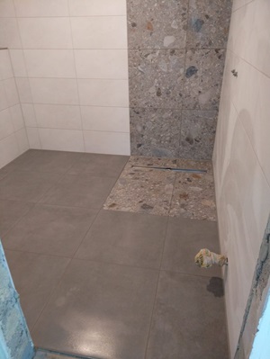 diverse-fliesen-verarbeitet